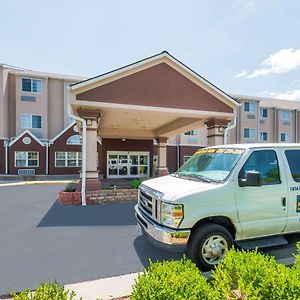 Microtel Inn & Suites By Wyndham Kansas City Airport Exterior photo