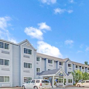 Days Inn By Wyndham Sturbridge Exterior photo