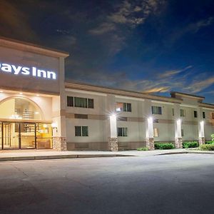 Days Inn By Wyndham Shrewsbury Worcester Exterior photo