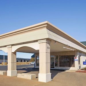 Days Inn By Wyndham Salina South Exterior photo