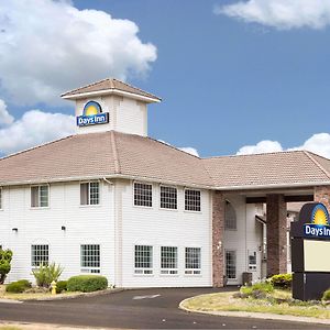 Days Inn By Wyndham Ocean Shores Exterior photo