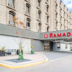 Ramada By Wyndham Saskatoon Ξενοδοχείο Exterior photo