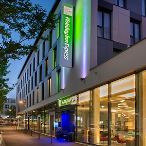 Holiday Inn Express Stuttgart-Waiblingen, An Ihg Hotel Βάιμπλινγκεν Exterior photo