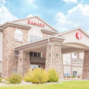 Ramada By Wyndham Pincher Creek Ξενοδοχείο Exterior photo