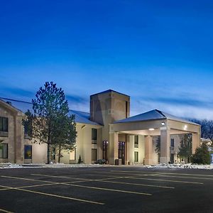 Days Inn & Suites By Wyndham Cuba Exterior photo