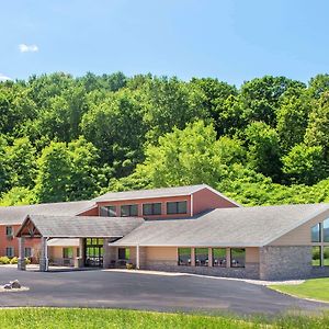 Americinn By Wyndham West Salem Exterior photo