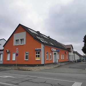 Zimmervermietung Schoenfliesser Stuben Auch Fuer Monteure Ξενοδοχείο Eisenhüttenstadt Exterior photo