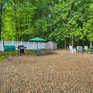 Jamestown Retreat With Hot Tub - Walk To Lake! Βίλα Hartstown Exterior photo