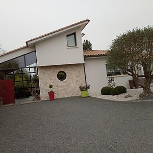 Les Kiwis Ξενοδοχείο Saint-Yrieix-sur-Charente Exterior photo