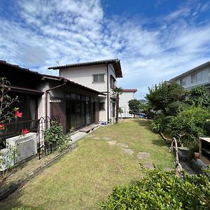 湘南ソラル〜二宮の高台・アートな庭付き日本家屋121㎡／高速wifi／芝生ドッグラン・ピザ窯bbq有 Βίλα Ninomiya Exterior photo