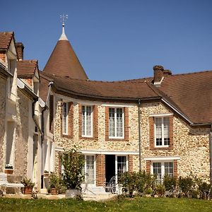 Le Petit Chateau Bed and Breakfast Baye  Exterior photo