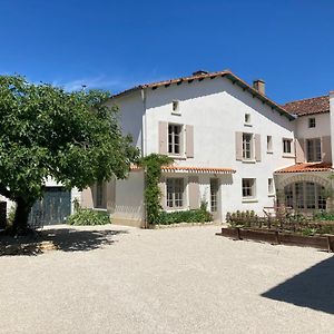 No12 Bed and Breakfast Mansle-les-Fontaines Exterior photo