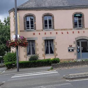 Logis Hotel Le Grand Cerf Ernée Exterior photo