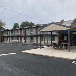 Latrobe Motel Morwell Exterior photo