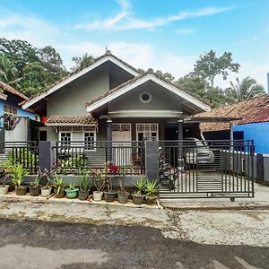 Oyo Homes 91133 Desa Wisata Sumber Agung Syariah Μπαντάρ Λαμπούνγκ Exterior photo