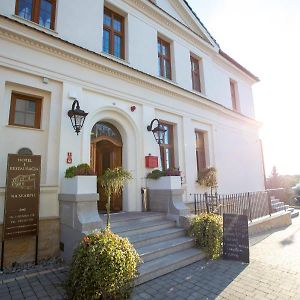 Hotel I Restauracja Na Skarpie Zabkowice Slaskie Exterior photo