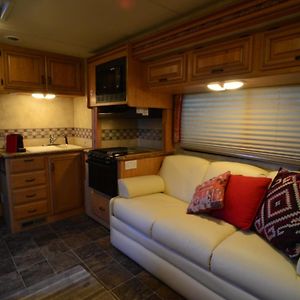 Luxury American Rv With Hot Tub Βίλα West Chiltington Exterior photo