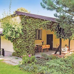 Gorgeous Home In Moscienica With Kitchen Kórnik Exterior photo