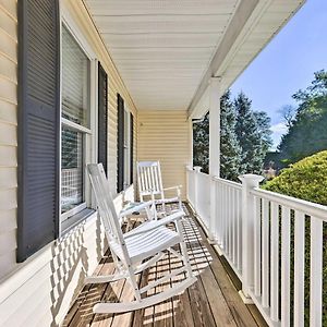 Classy Getaway With Deck And Yard Less Than 1 Mi To Beach Βίλα Riverhead Exterior photo