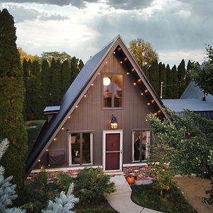 Modern A-Frame With Hot Tub Βίλα Essexville Exterior photo