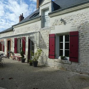 Chambre D'Hotes "Les Paturelles" Bed and Breakfast Fougeres-sur-Bievre Exterior photo