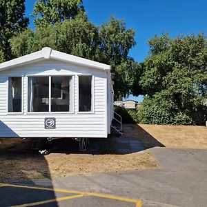 Beautiful 3-Bed Caravan At Rockley Park Poole Βίλα Exterior photo