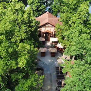 Penzion Restaurace Ostrov Ξενοδοχείο Písek Exterior photo