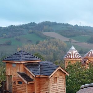 Roulottes Au Pied Du Vercors Ξενοδοχείο Saint-Jean-en-Royans Exterior photo