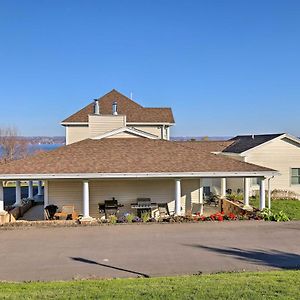 Lakefront Romulus Retreat With Private Dock! Βίλα Exterior photo