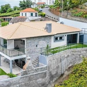 Stunning 1-Bed House In Estreito Da Calheta Βίλα Exterior photo