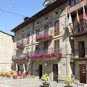 Posada Casa De Don Guzman Ξενοδοχείο Vega de Pas Exterior photo