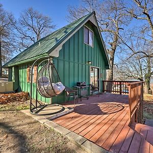 Lakefront Grove Cabin With Shared Boat Dock And Pool Βίλα Exterior photo