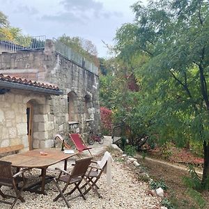 Gite Les Cabanes De Fallot Pour 15 Personnes Avec Acces Piscine Naturelle L'isle-Bouzon Exterior photo