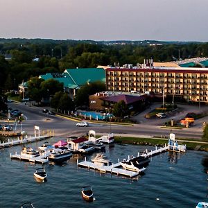 Harbor Shores On Lake Geneva Ξενοδοχείο Exterior photo