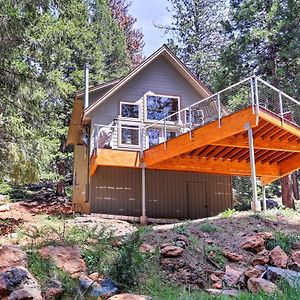 Rustic Retreat With Deck Steps From Lake Almanor! Βίλα Exterior photo