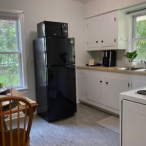 Cozy Studio, Minutes From Downtown. Quiet. Διαμέρισμα South Burlington Exterior photo