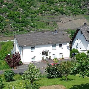 Haus Flora - Ferienwohnungen Κόχεμ Exterior photo