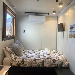 Beautiful Tiny House With Outdoor Area- Only 5 Minute Walk To The Beach! Ξενοδοχείο Cape Paterson Exterior photo