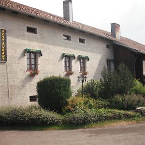 Auberge De La Motte Ξενοδοχείο Les Combes  Exterior photo