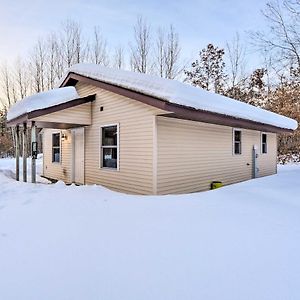 Wooded Danbury Cabin With Grill And Fire Pit! Βίλα Exterior photo