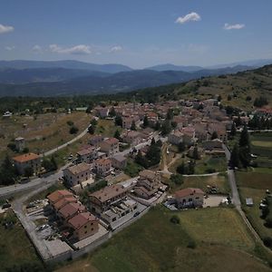 Vista Panoramica Altopiano Delle Rocche Διαμέρισμα Terranera Exterior photo