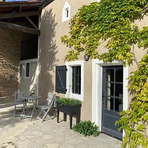 Gite Des Abeilles - Cosy, Rural & Tranquil With Shared Pool Διαμέρισμα Chives Exterior photo