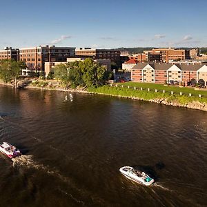 Courtyard La Crosse Downtown/Mississippi Riverfront Ξενοδοχείο Exterior photo