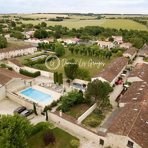 Domaine Les Granges Βίλα Saint-Jean-dʼAngély Exterior photo