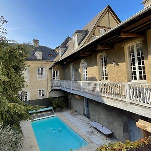 La Maison Aux Murs Anciens Et Ses Chambres Ταρμπ Exterior photo