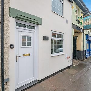 The Tipsy Bee At 143, Βίλα Guisborough Exterior photo