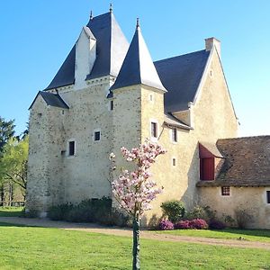 Manoir De La Beuneche - Location De Chambres Guécélard Exterior photo