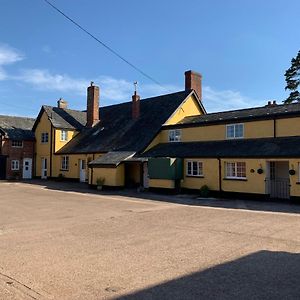 Elbury Lodge Έξετερ Exterior photo