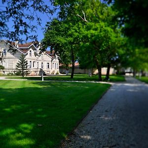 Chateau Maucaillou Bed and Breakfast Moulis-en-Médoc Exterior photo