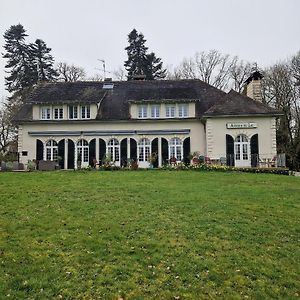 Aux Berges Du Lac De Mondon Ξενοδοχείο Mailhac-sur-Benaize Exterior photo